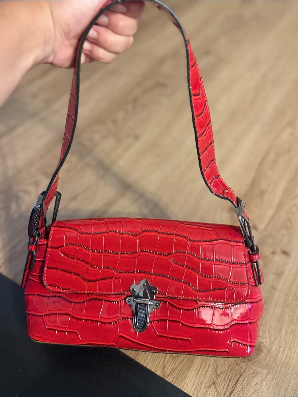 Red Croc-Embossed Shoulder Bag with Turn-Lock Closure